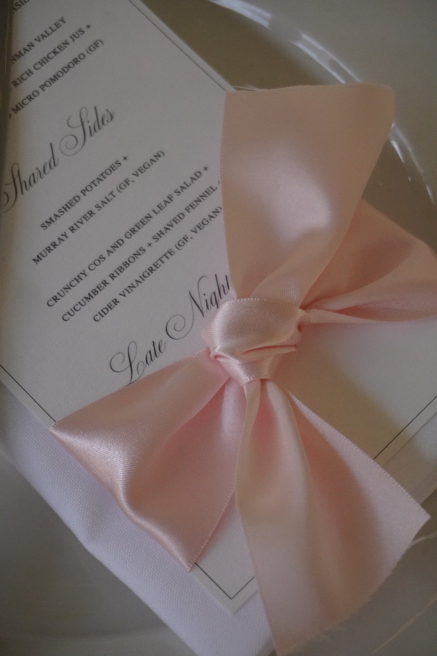 Menu & Bow + name placecard