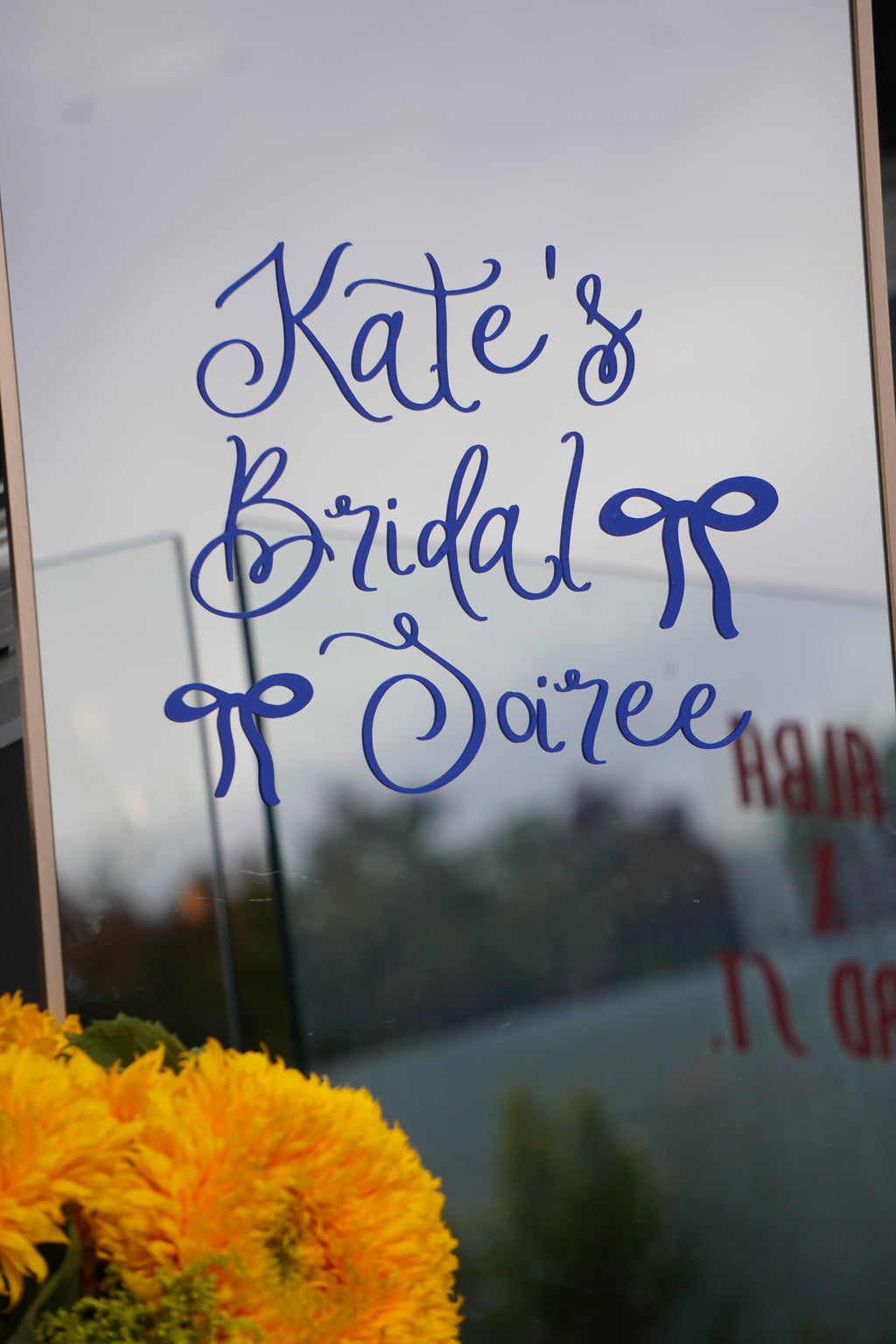 Mirror + Welcome sign decal (hire)