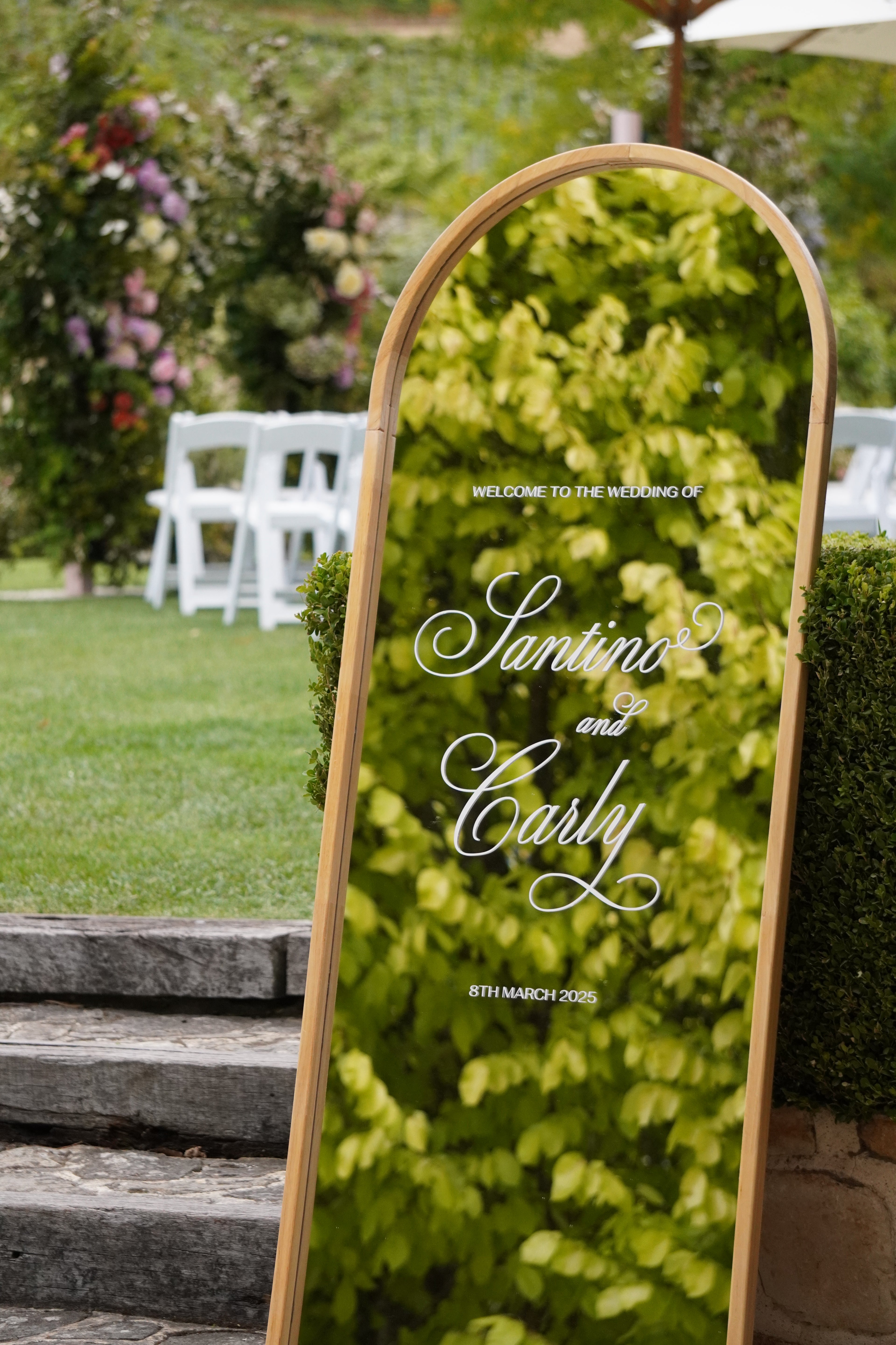 Mirror + welcome sign decal (hire)