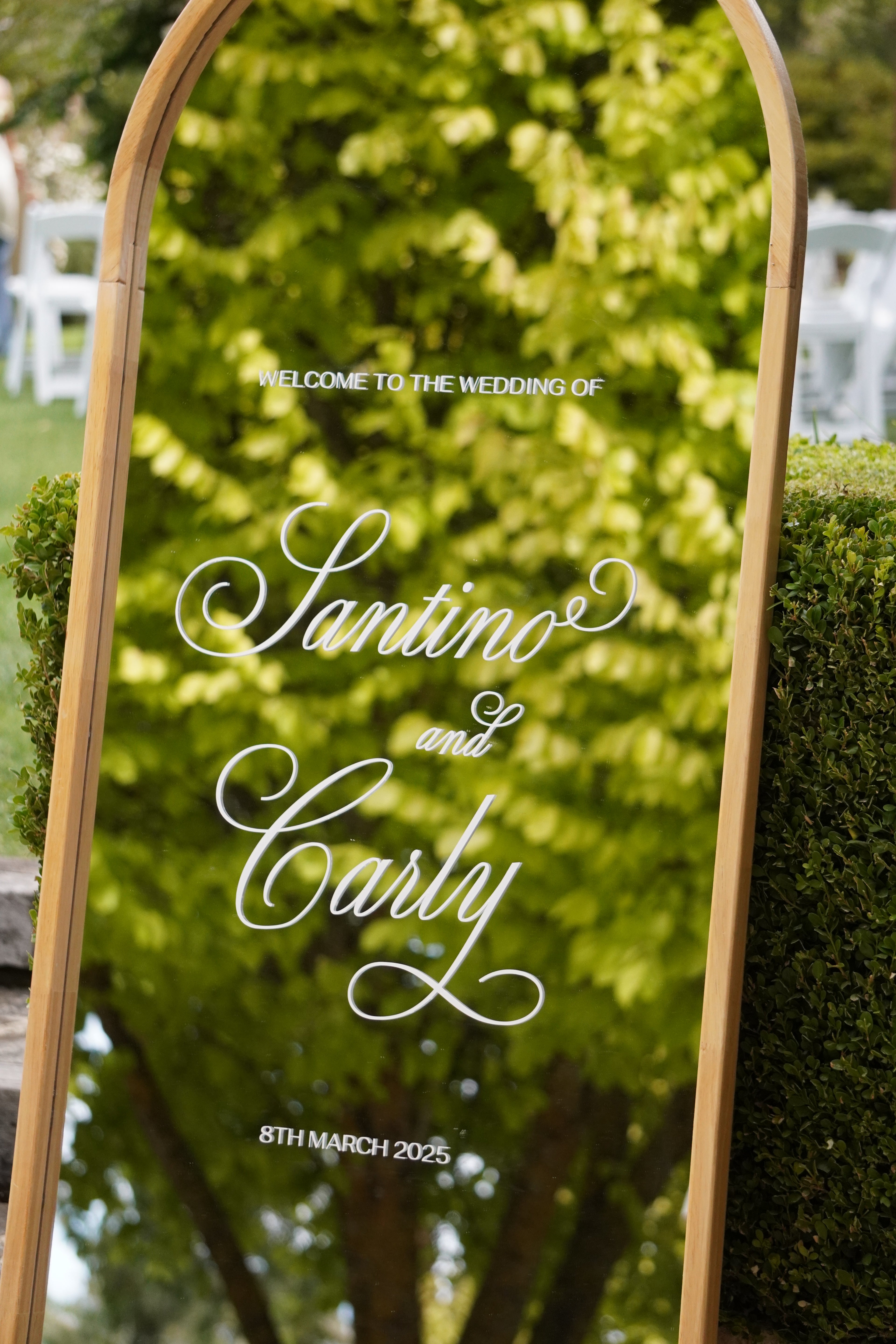 Mirror + welcome sign decal (hire)